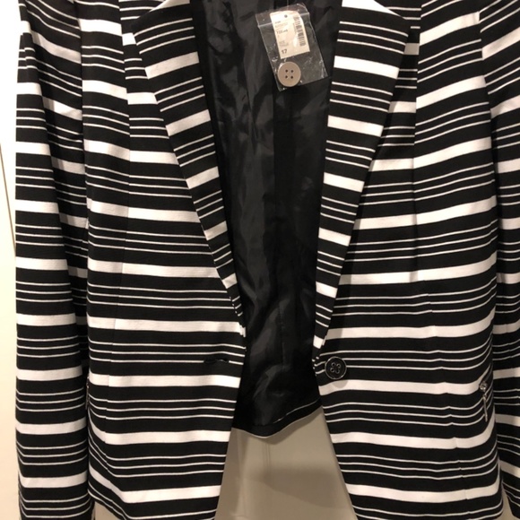 Women’s Black/White Jacket (NWT) - Picture 2 of 8